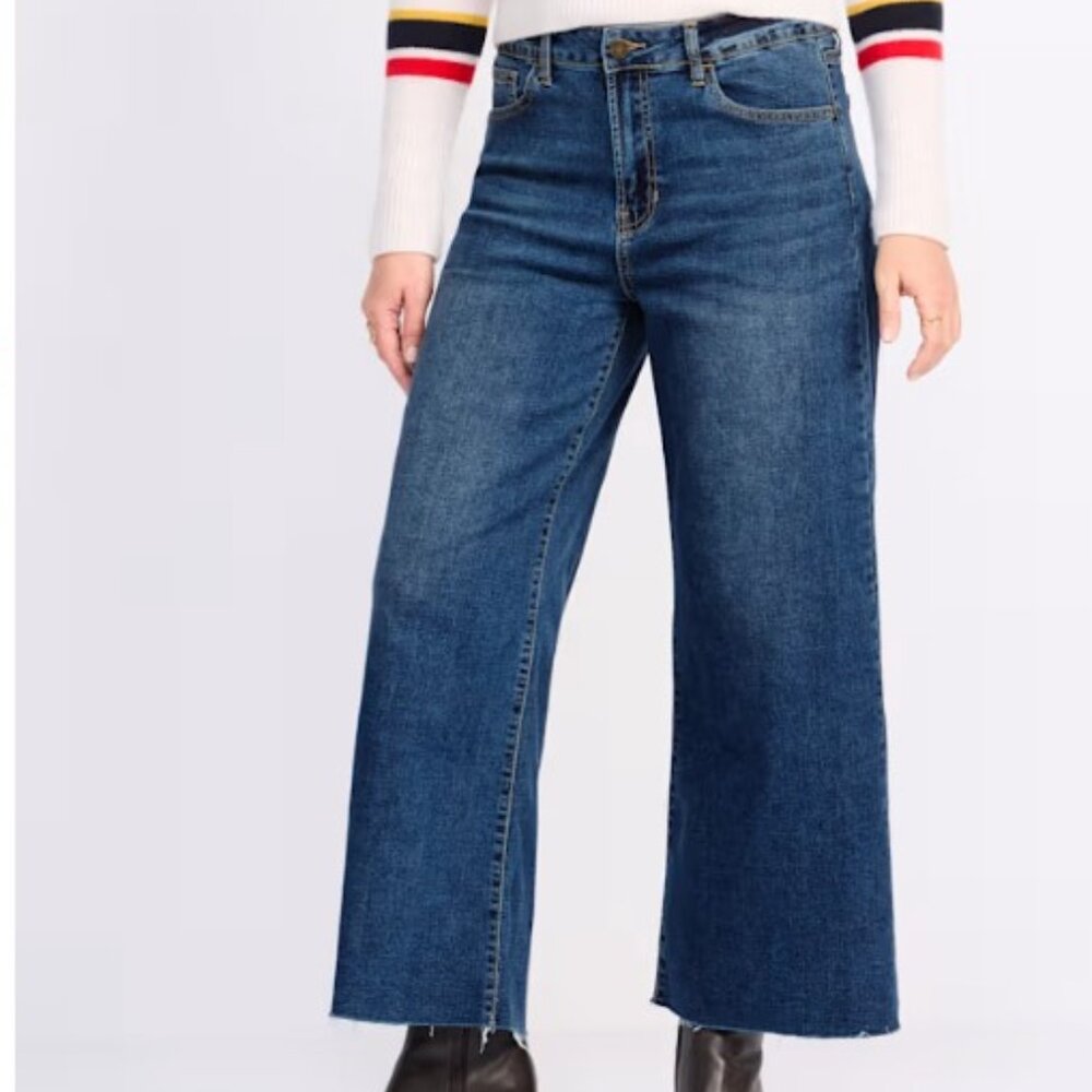 NEW! Scissor Cut Wide Leg Jean - Size 6
